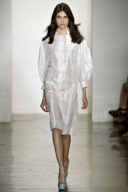 VIE7567_683x1024.jpg