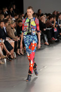 Peter_Pilotto_Runway_LFW_Spring_Summer_2012_sd_Hy_At_JEv_SPl.jpg
