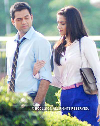 Abhay-Deol-Sonam.jpg