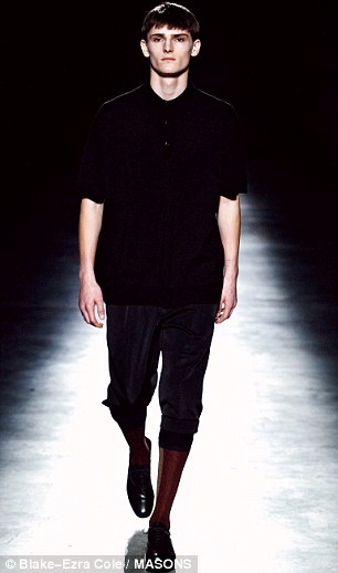 article-0-0B3243A400000578-922_306x518.jpg