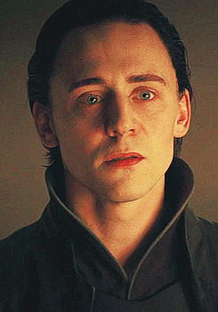 245full-tom-hiddleston.jpg