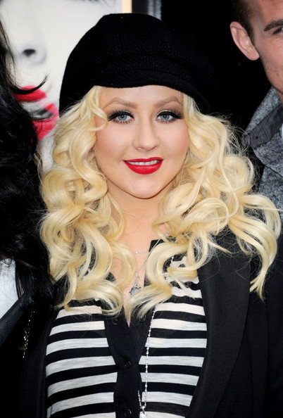 Christina-Burlesque-Photocall-in-Paris-christina-aguilera-17724569-402-594.jpg