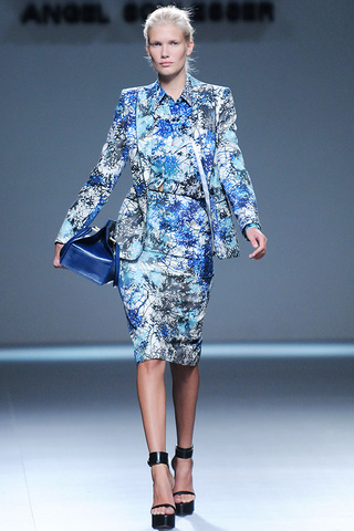 angel_schlesser_pasarela_908130564_320x480.jpg