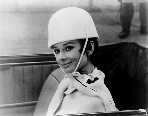 Audrey-audrey-hepburn-13628824-500-391.jpg