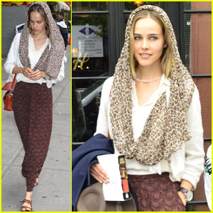 isabel-lucas-nyc-bookworm.jpg