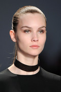 MAX_AZRIA_FALL_RTW_2011_BEAUTY_009_runway.jpg