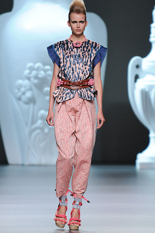 ana_locking_pasarela_72917774_320x480.jpg