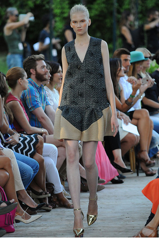 delpozo_pasarela_836565997_320x480.jpg