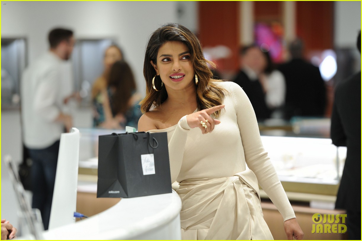 priyanka-chopra-retail-therapy-saks-05.jpg