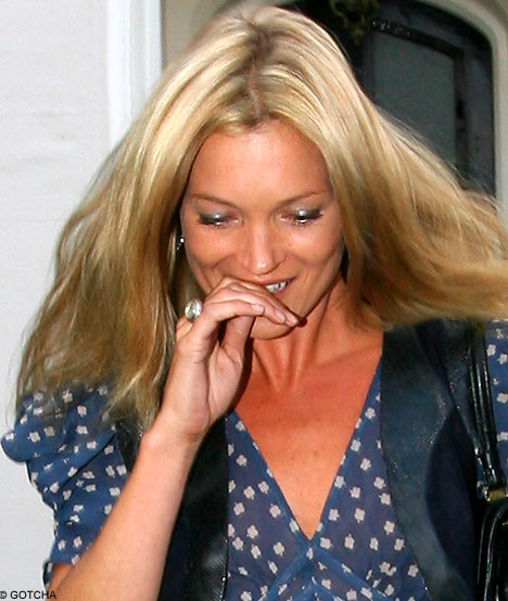 katemoss2GOTCHA_468x554.jpg