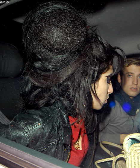 winehouse1BIG1611_468x560.jpg