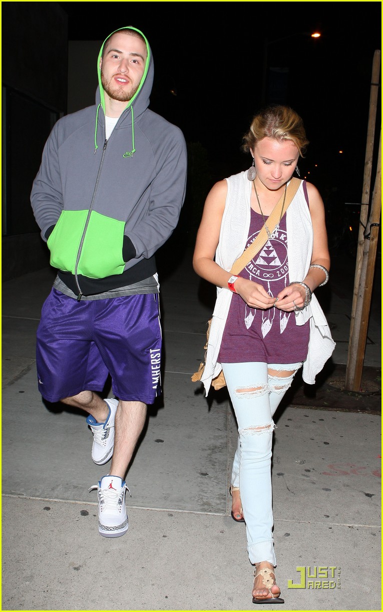 emily-osment-dinner-date-with-mike-posner-01.jpg