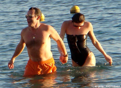 Sarkozy4PHO_468x343.jpg