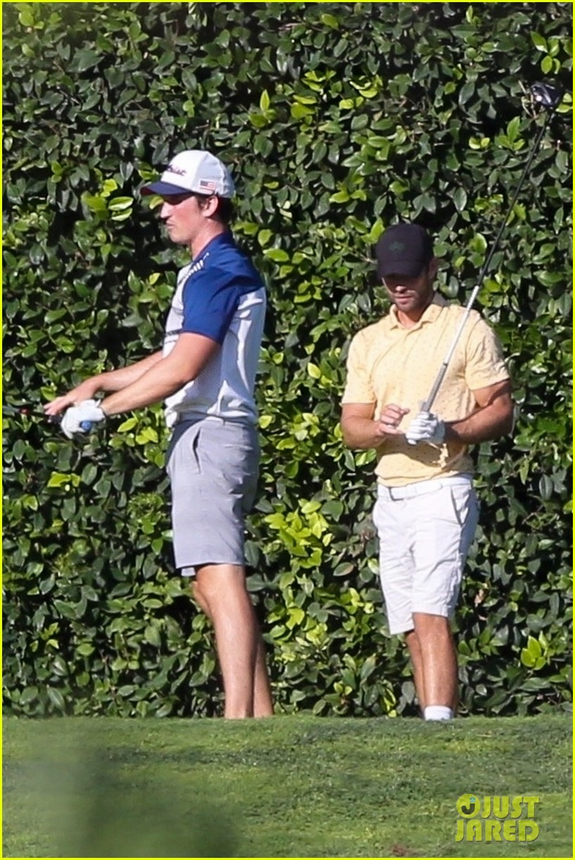 chace-crawford-miles-teller-play-golf-together-01.jpg