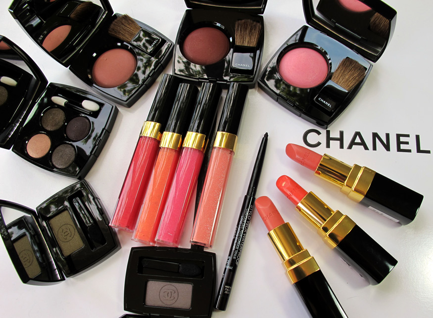 Chanel-Les-Contrastes-de-Chanel-Collection-for-Fall-2010.jpg