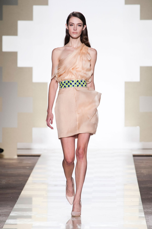 Mila_Schon_Spring_2013_f_ZLK2_ZUGx_AIx.jpg