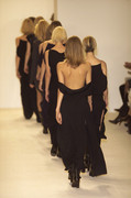 Calvin_Klein_Collection_Fall_2001_D_JDVmjc_OBhl.jpg