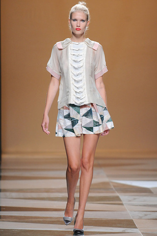 ailanto_pasarela_451408607_320x480.jpg