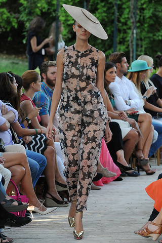 delpozo_pasarela_483545551_320x480.jpg