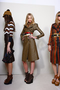 burberryprorsumspringsummer2012womensbackstage29.jpg