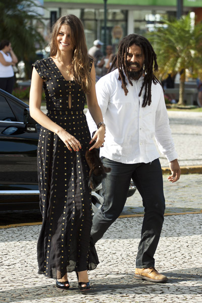 isabeli_fontana_e_rohan_marley_4_1.jpg