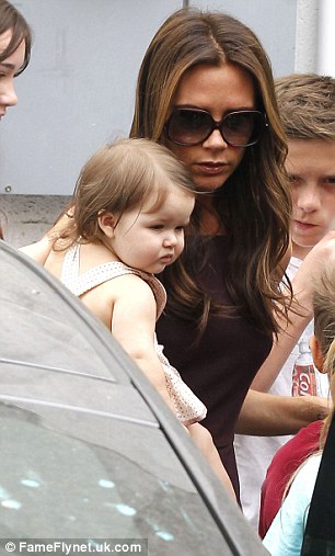 article-0-136CD565000005DC-152_306x507.jpg