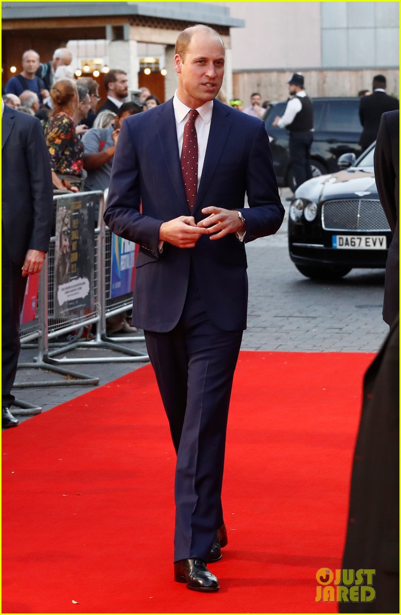 prince-william-supports-peter-jackson-at-they-shall-not-grow-old-london-premiere-03.jpg