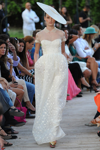 delpozo_pasarela_194551884_320x480.jpg