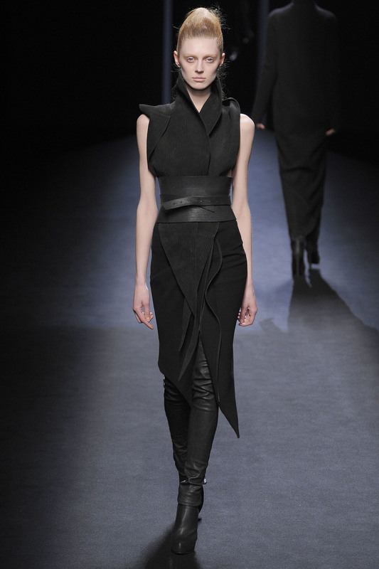 Haider_Ackermann_RTW_FW2010_30.jpg
