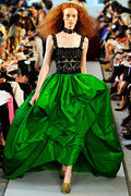 oscar_de_la_renta_rtw_ss2012_runway_02.jpg