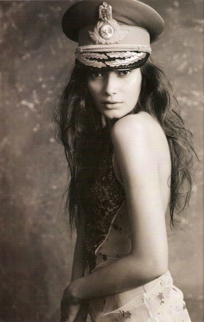 elle-frontal-assault-03.jpg