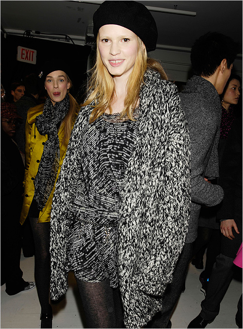 lara.dkny.1.jpg