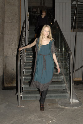tdziahileva_feb07_tealdress.jpg