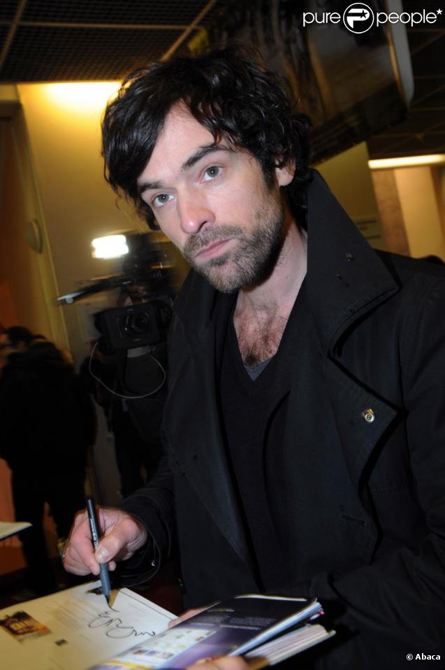 352363-romain-duris-a-l-alpe-d-huez-637x0-3.jpg