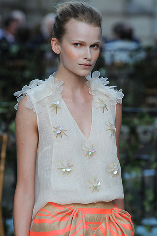 delpozo_detalles_819509471_320x480.jpg