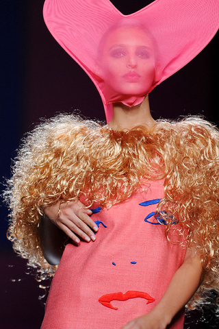 agatha_ruiz_de_la_prada_pasarela_667597815_320x4.jpg