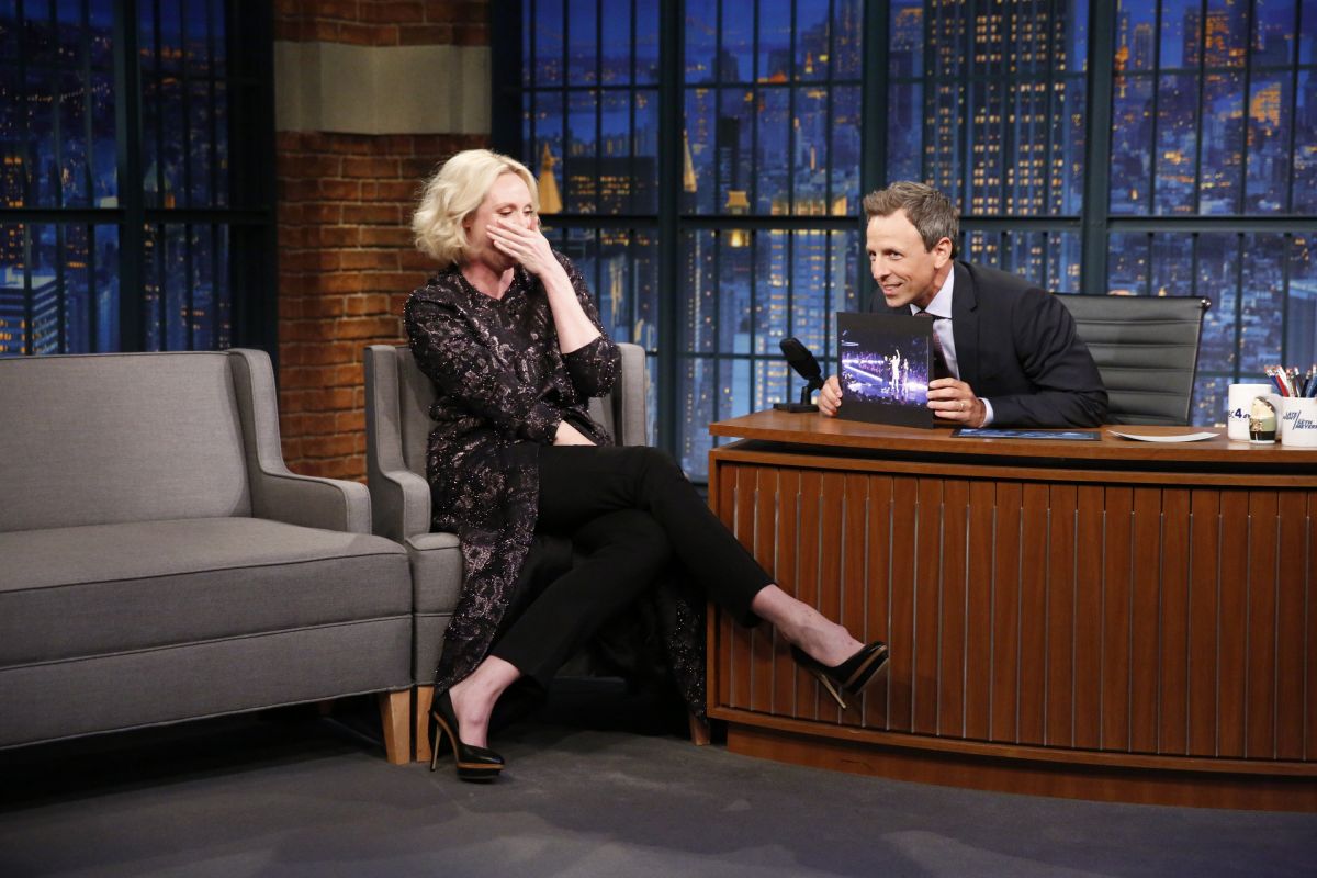 gwendoline-christie-at-late-night-with-seth-meyers-in-new-york-09-05-2017_3.jpg