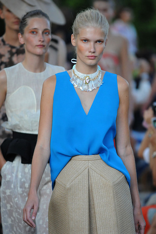 delpozo_detalles_947619742_320x480.jpg