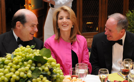 caroline-kennedy-eating.jpg