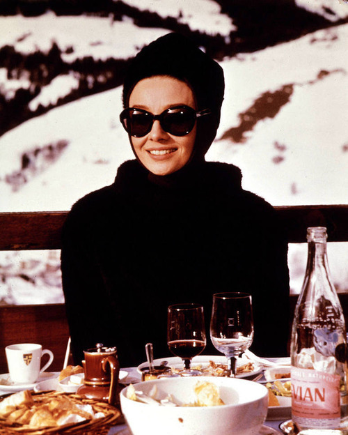 Audrey-audrey-hepburn-14539313-500-624.jpg