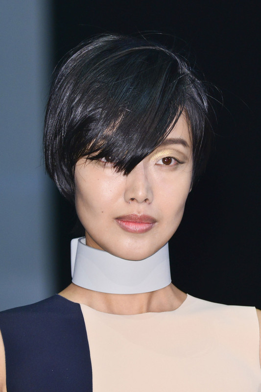 Emporio_Armani_Spring_2013_Details_Qm_ZJ1n7_A9ktx.jpg