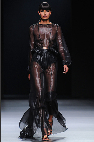 juanjo_oliva_pasarela_169971334_320x480.jpg