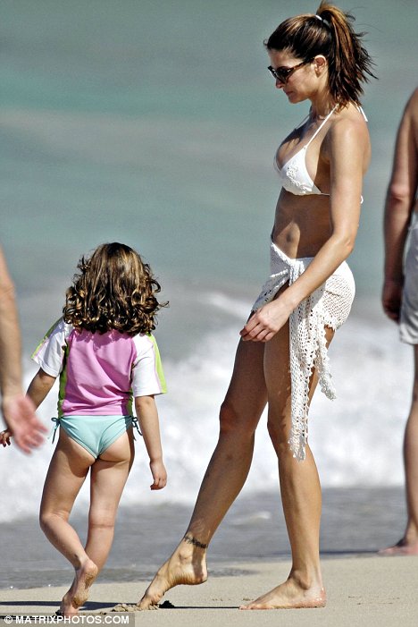 article-1101045-02E15927000005DC-213_468x701.jpg