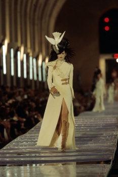 Christian Dior 1996-2002 : The John Galliano Early Years, Page 21