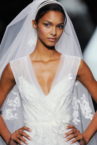 pronovias_detalles_161966012_320x480.jpg