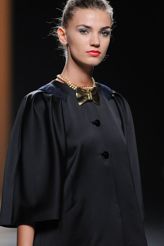 ailanto_detalles_56935412_320x480.jpg