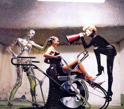 Helmut+Newton_1998_Thierry+Mugler-001.jpg