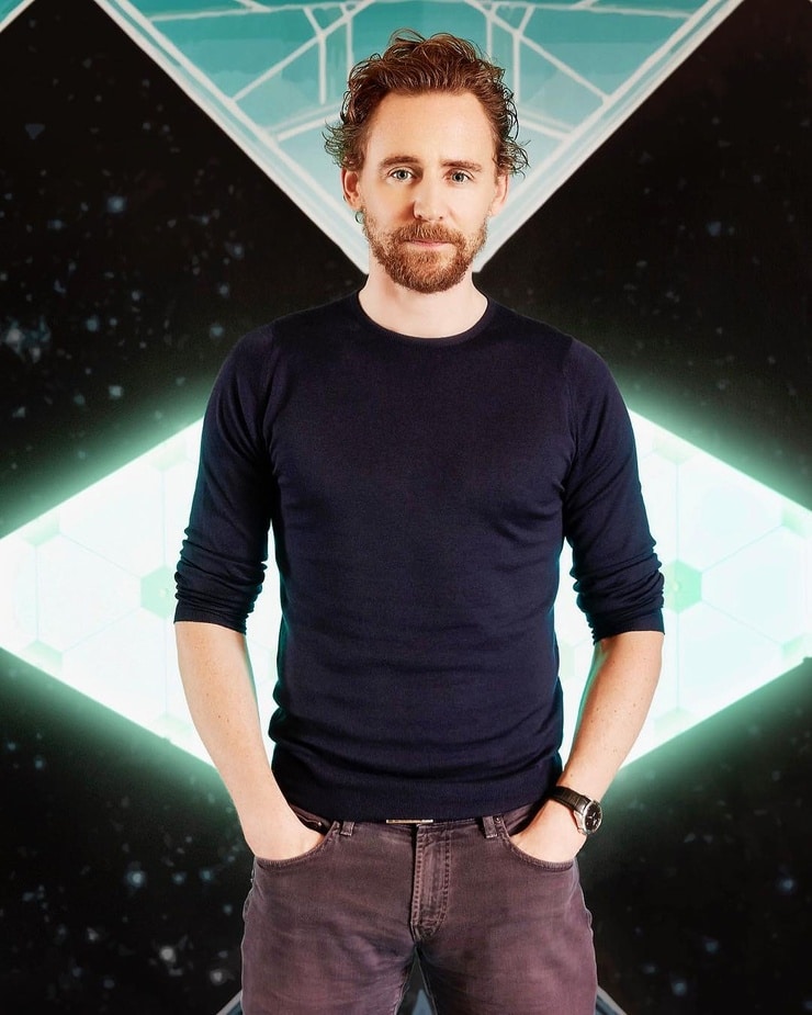 740full-tom-hiddleston.jpg