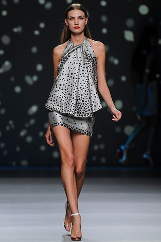 aa_de_amaya_arzuaga_pasarela_179631176_320x480.jpg