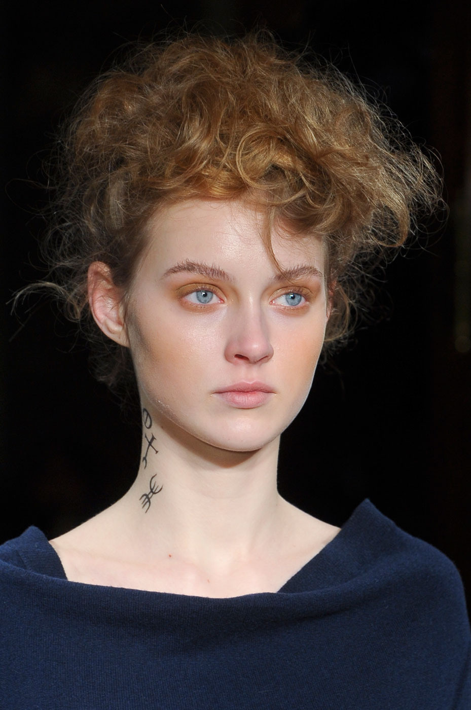 Vivienne_Westwood_Fall_2012_Details_7y_Y17om_Ec_Ojx.jpg